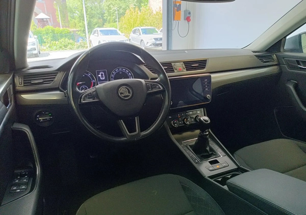 Skoda Superb cena 74900 przebieg: 149999, rok produkcji 2020 z Poznań małe 466